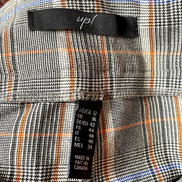 Pull Up Pants - Picture 6 of 7